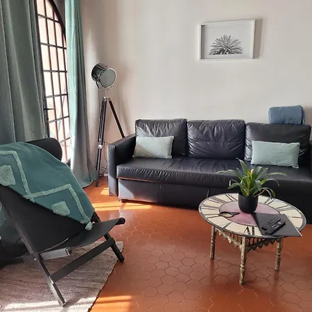 Apartment Ile En Provence